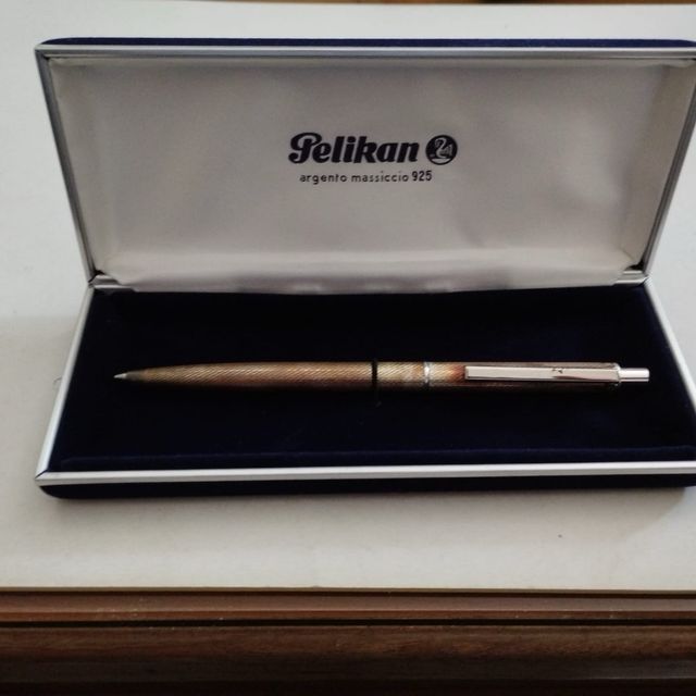 Penna Pelikan argento
