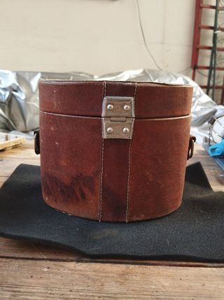 neceser de cuero antiguo