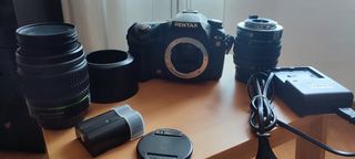 Equipo Pentax K10D y 2 objetivos