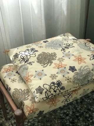 Banquito pie de cama vintage