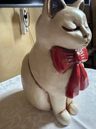 Gatto con fiocco rosso Thun