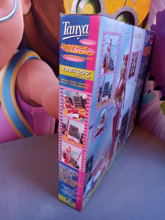 Tanya dance studio con Vhs