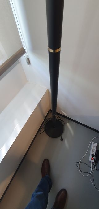 Lámpara de pie para salón u oficina