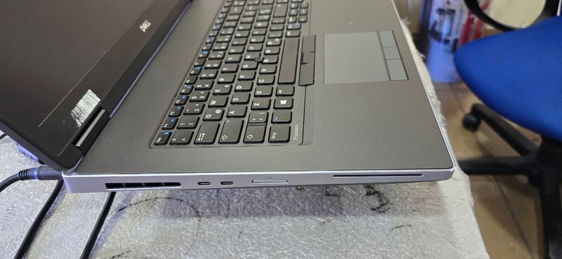 DELL I9 64 RAM 1 TB NVIDIA RTX 3000 afbeelding 5