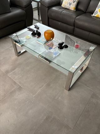 Tavolo da soggiorno in acciaio inox e vetro