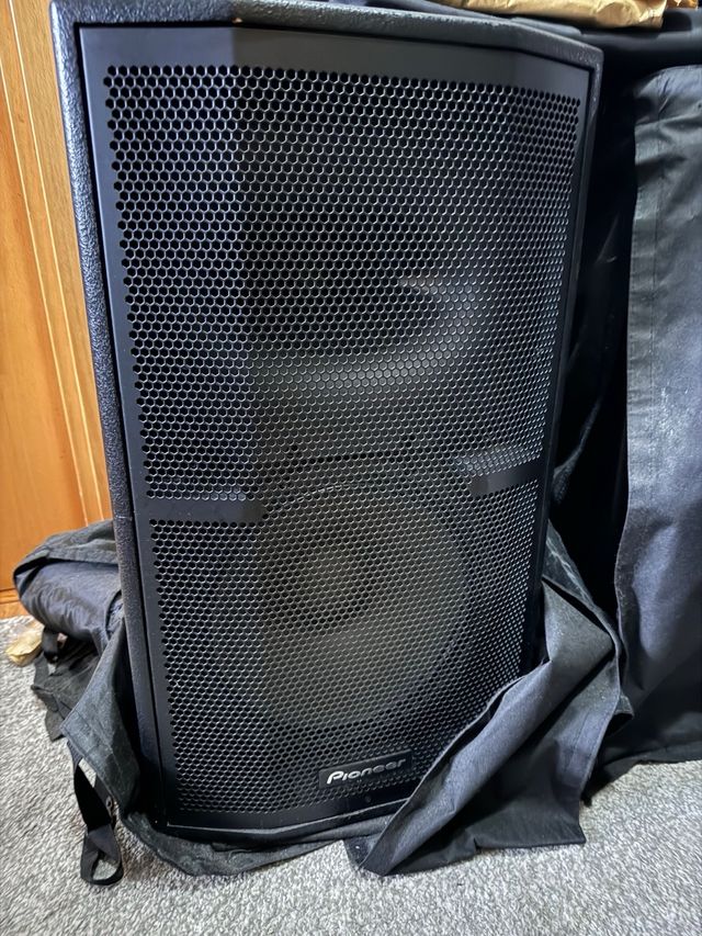 Altavoces Pioneer XPRS 12” autoamplificados
