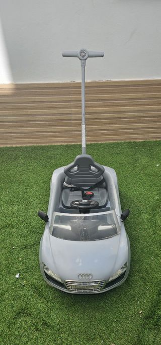 Coche niño audi R8 Spyder rollplay correpasillos