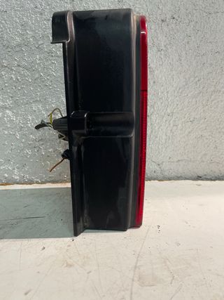 Piloto trasero der. peugeot partner