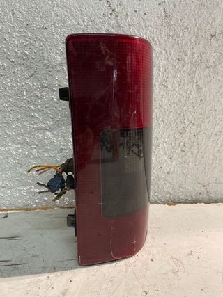 Piloto tras. iz. Peugeot parner