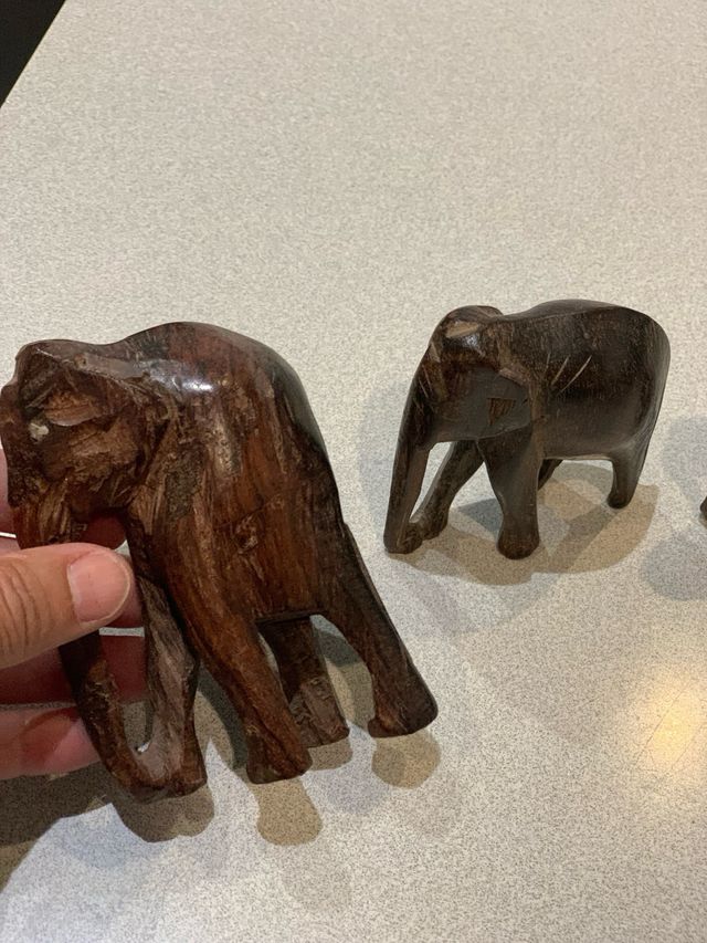 Familia elefantes madera