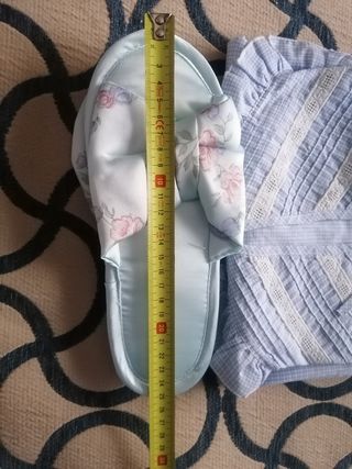 Camisón y zapatillas