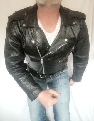 Chupa de cuero auténtico heavy rock. Medidas indic