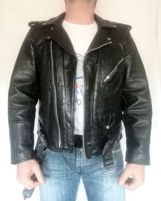 Chupa de cuero auténtico heavy rock. Medidas indic