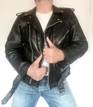 Chupa de cuero auténtico heavy rock. Medidas indic