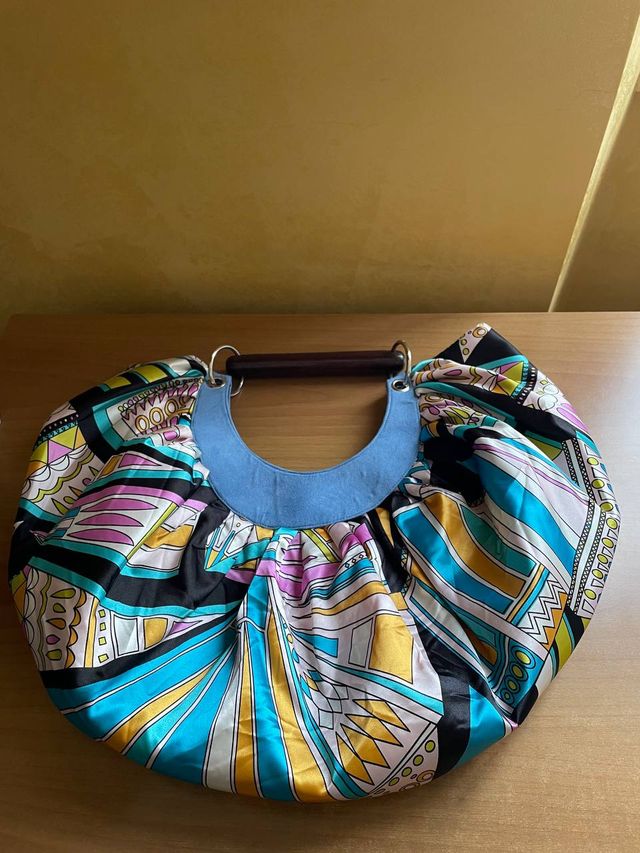 Borsa Fantasia Multicolore con Manico in Legno