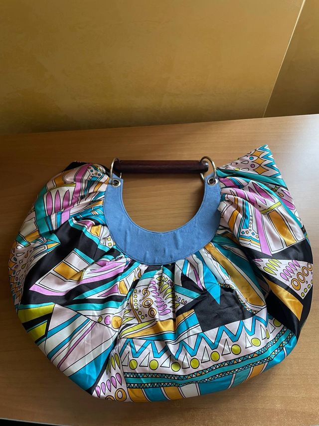 Borsa Fantasia Multicolore con Manico in Legno