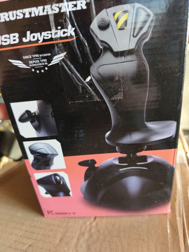 Thrustmaster - USB Joystick - simulacion de combat