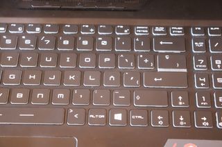 Portatil MSI  Modelo GT76 TITAN 9SG- 026ES 2TB SSD