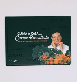 Dos libros de recetas de Carme Ruscalleda en catal