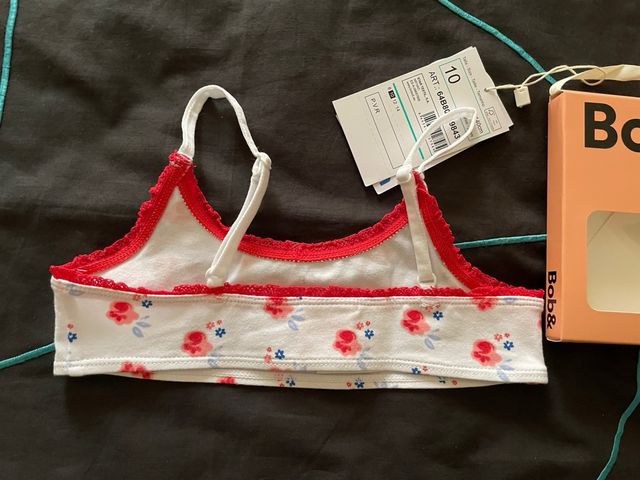 SIN ESTRENAR. Top/sujetador niña talla 10