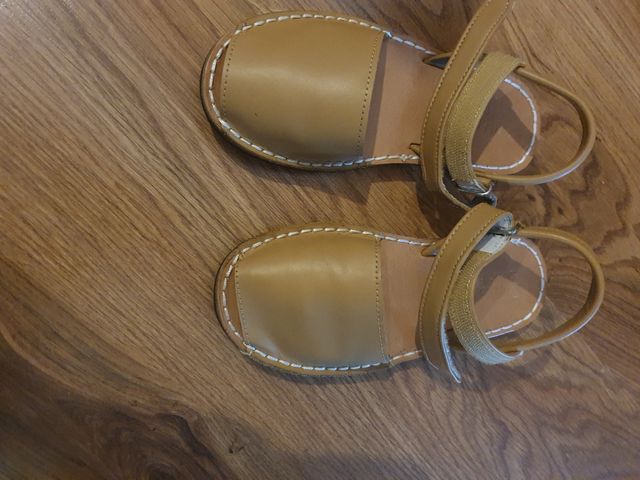 Alpargatas de niño o niña de cuero