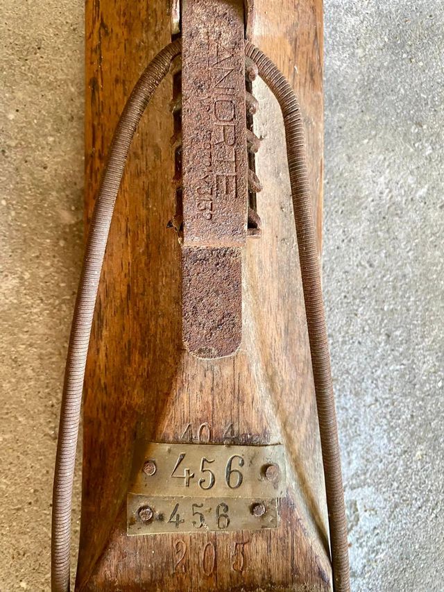 SKIS VINTAGE DE MADERA.