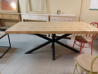 Muebles y mesas a medida 