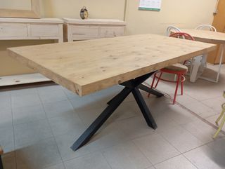 Muebles y mesas a medida 