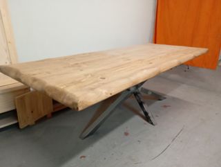 Muebles y mesas a medida 