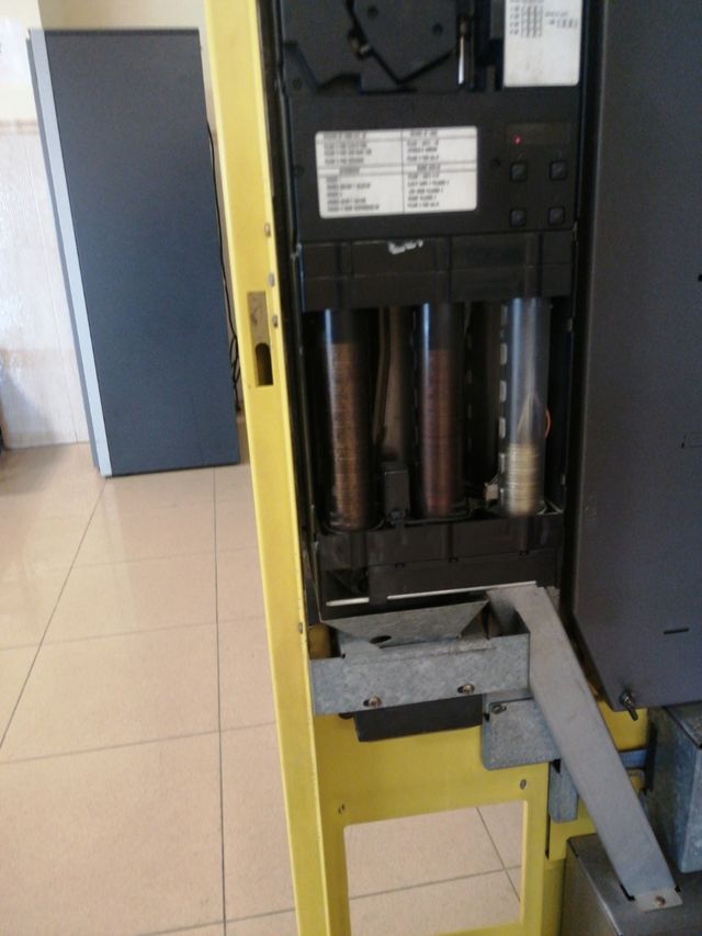 Regalo máquina solo me tienes que dar 50€
