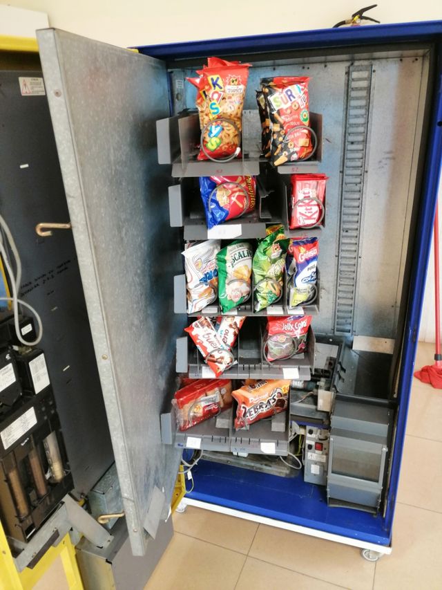 Regalo máquina solo me tienes que dar 50€
