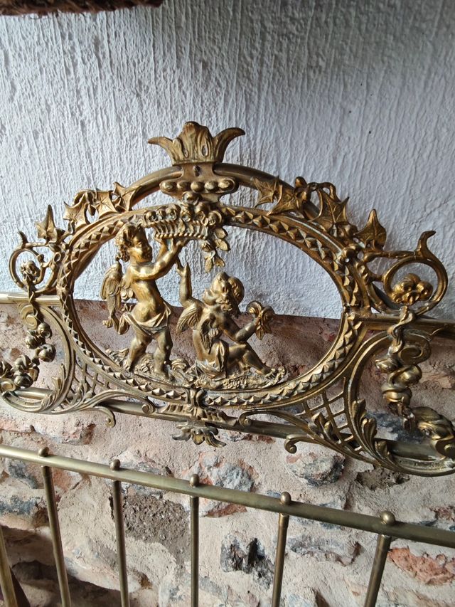 Espectacular cabecero antiguo bronce