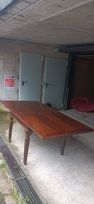 Tavolo quadrato allungabile