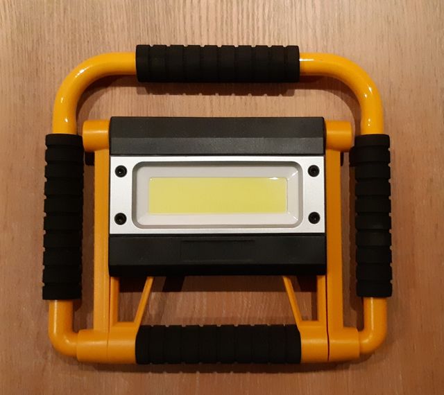 Faro portatile a led da 20w