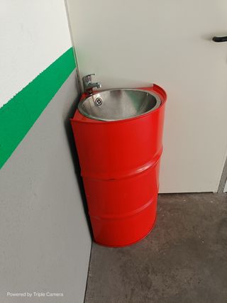 Bidón con grifo esquinero