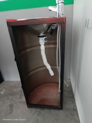 Bidón con grifo esquinero