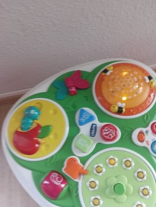 Mesa de actividades para niños Chicco.