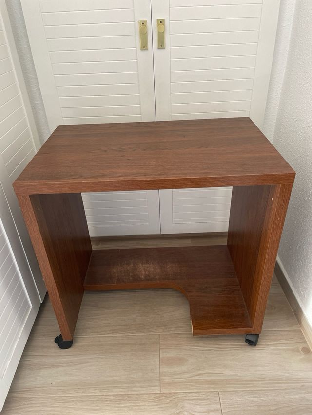 Escritorio de Madera con Ruedas
