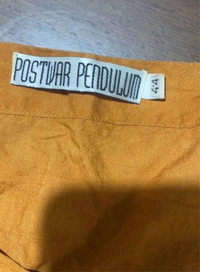 Top corto Vintage in seta con applicazioni a mano