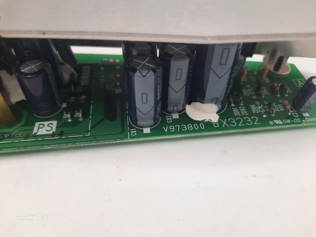 FUENTE DE ALIMENTACIÓN YAMAHA MG12/4