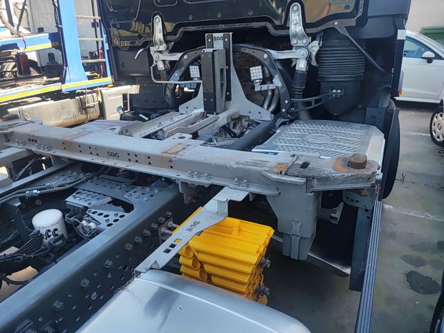 Anclaje contenedor marítimo