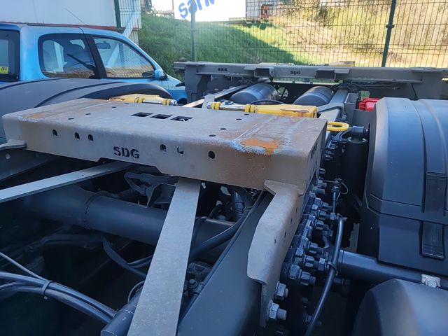 Anclaje contenedor marítimo