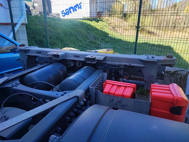 Anclaje contenedor marítimo