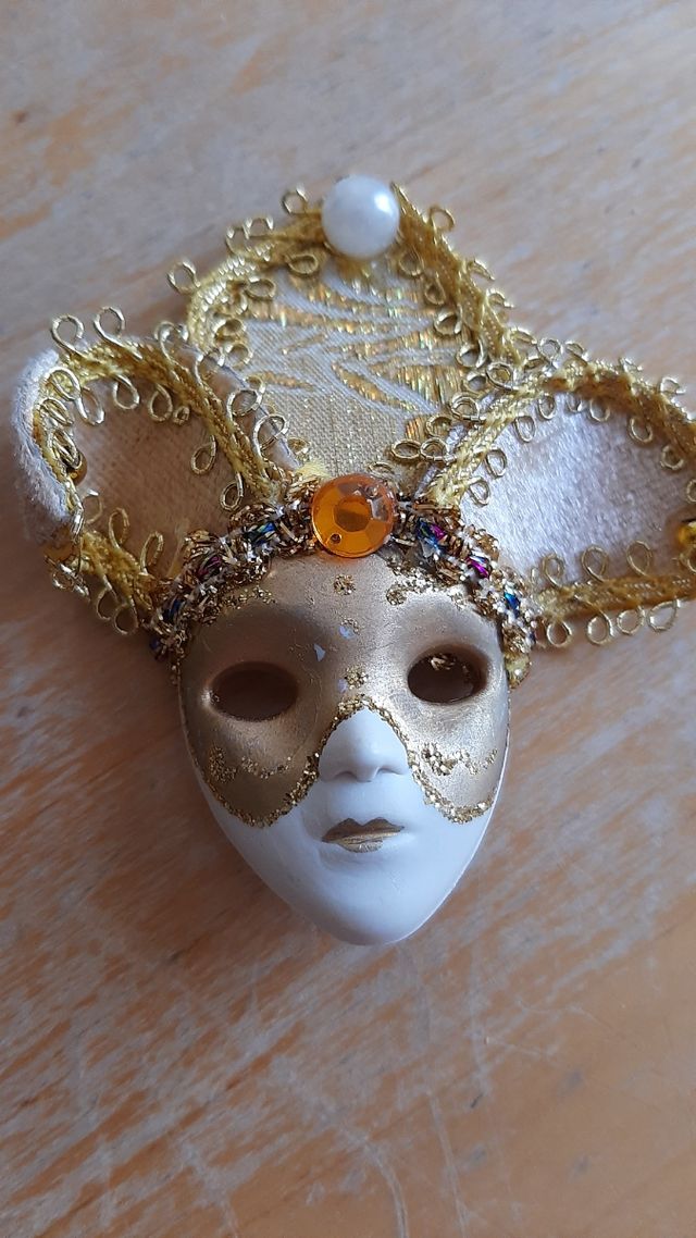 Calamita maschera veneziana