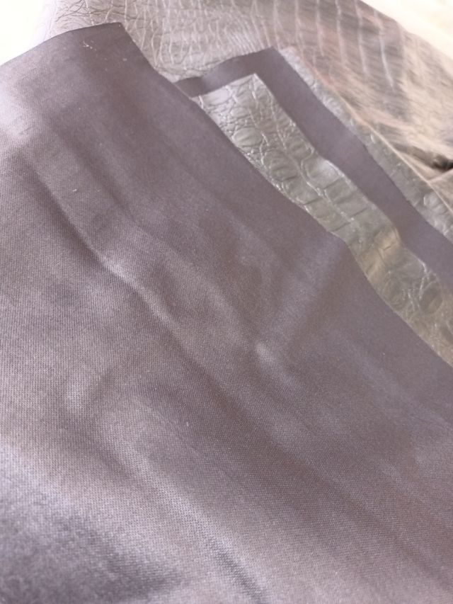 Scampolo tessuto elasticizzato ecopelle