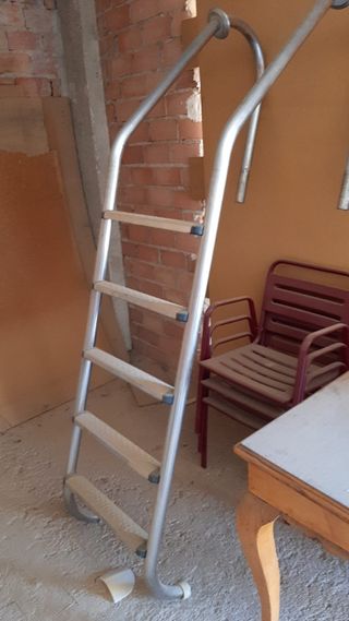 Escalera para piscina de acero in