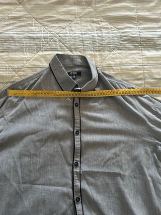 Camicia grigia con dettagli neri C’N’C