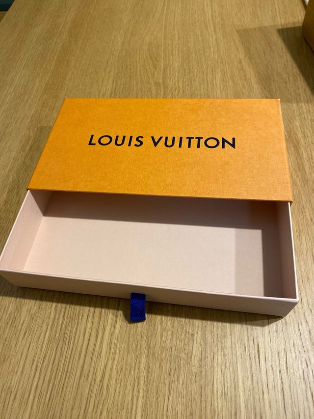 Caja louis vuitton