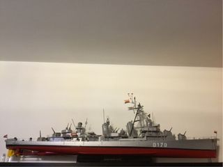 Maqueta Barco buque guerra Revell Zerstorer D170