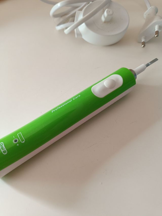 Oral b Ação cruzada